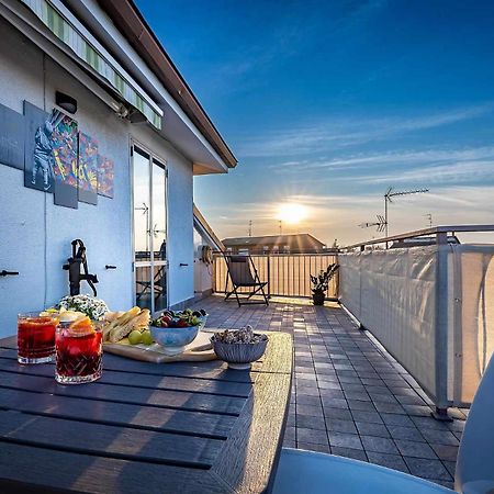 Il Terrazzo Sul Tramonto Apartment Bastiglia Exterior photo