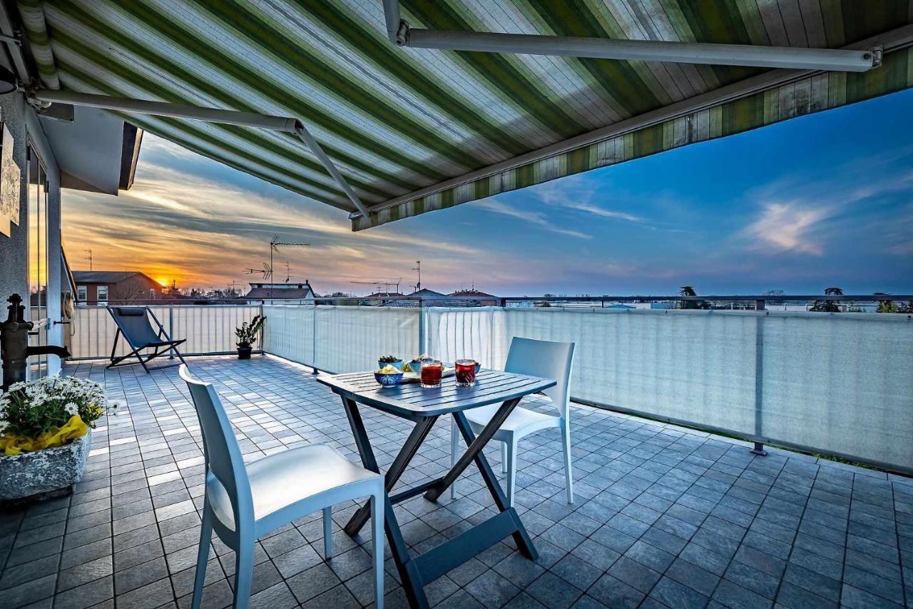 Il Terrazzo Sul Tramonto Apartment Bastiglia Exterior photo