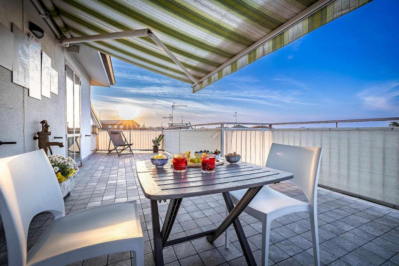Il Terrazzo Sul Tramonto Apartment Bastiglia Exterior photo